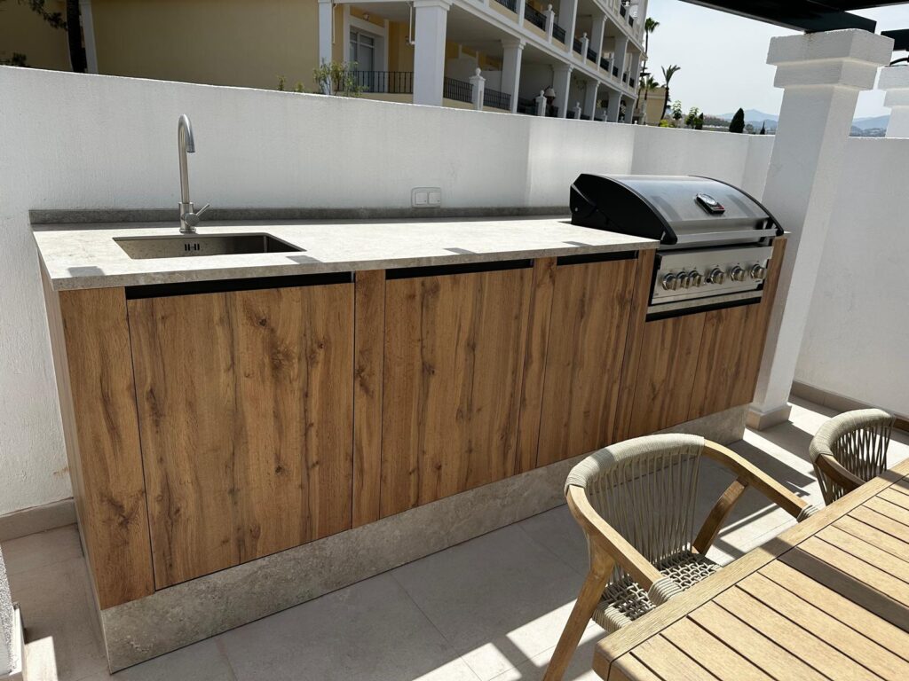 cocina exterior marbella diseño DK Cocina integral stutudio fabricacion (2)