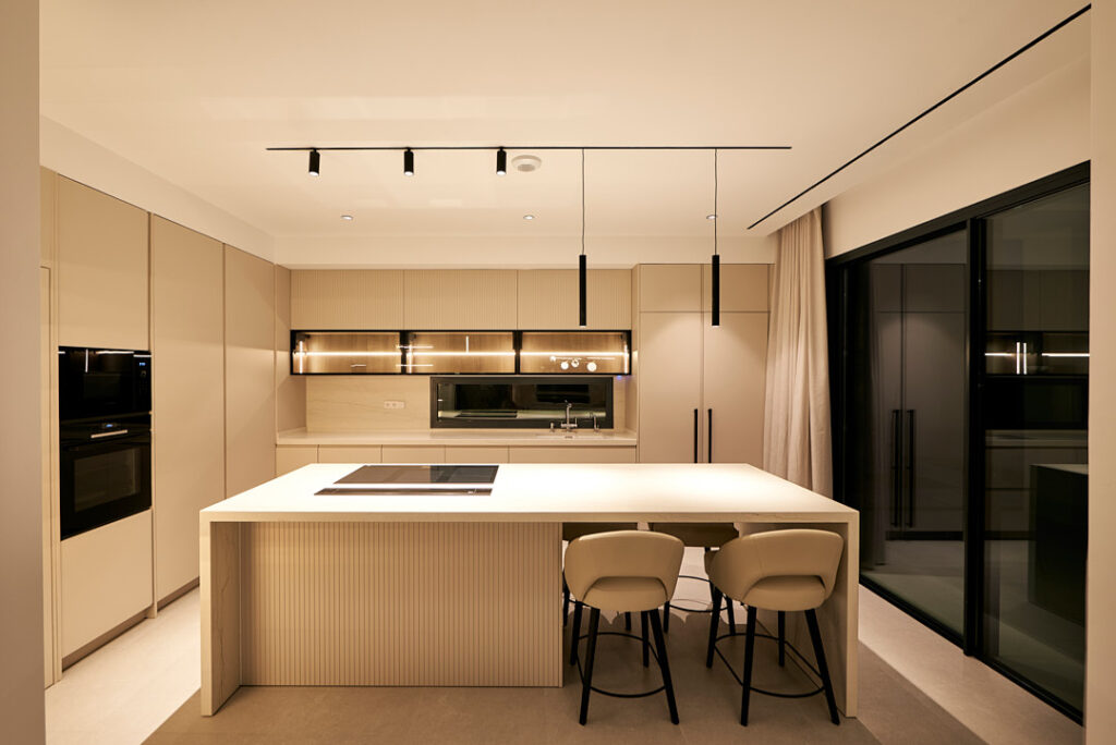 Diseño de interiores cocina fabricación cocina integral studio Malaga Marbella