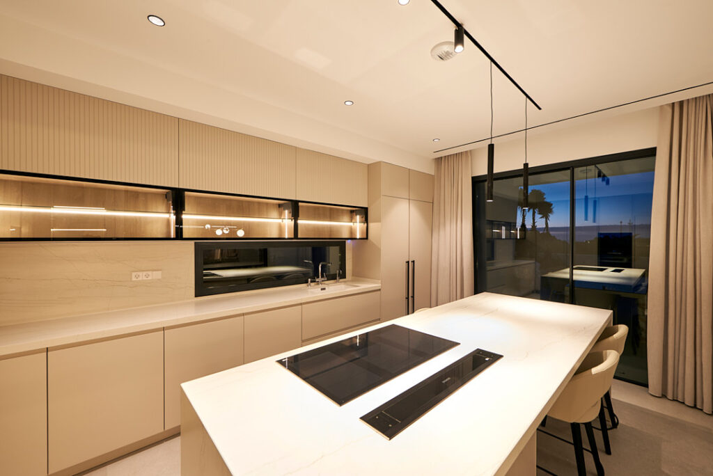 Diseño de interiores cocina fabricación cocina integral studio Malaga Marbella